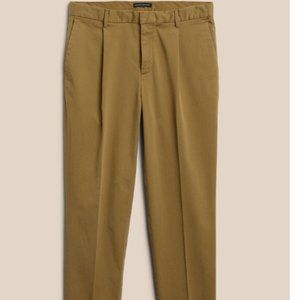 New - Banana Republic Pleated Ultimate Chino - 32 Long